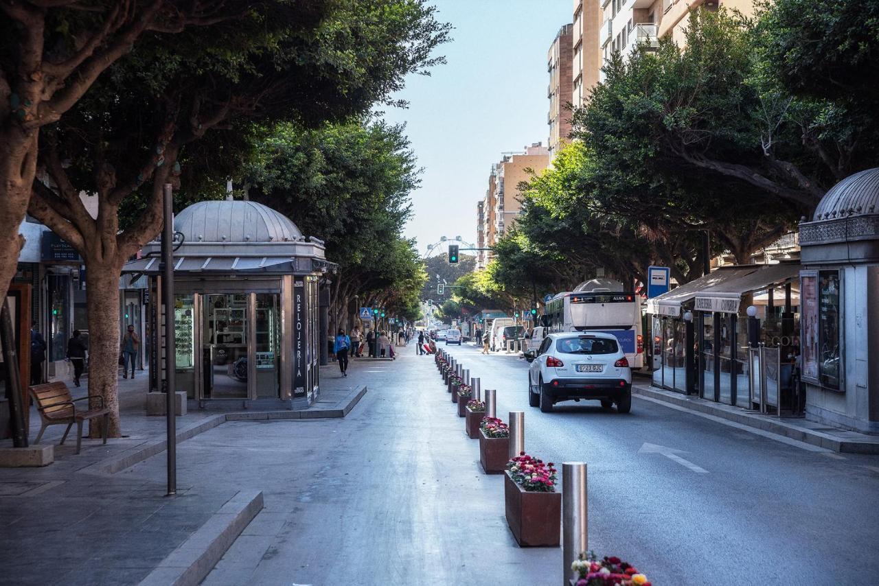 Paseo De *